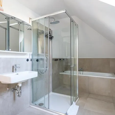 Farawayhomes Apartmán *