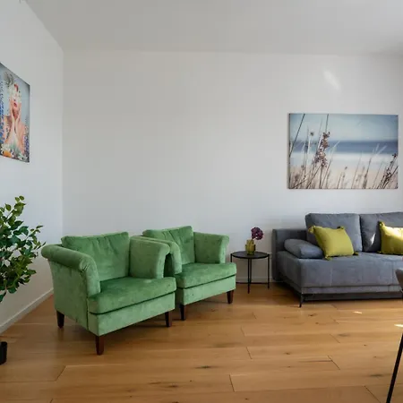Farawayhomes