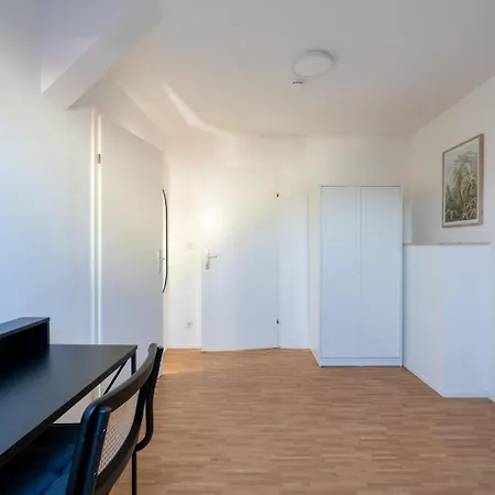 Farawayhomes