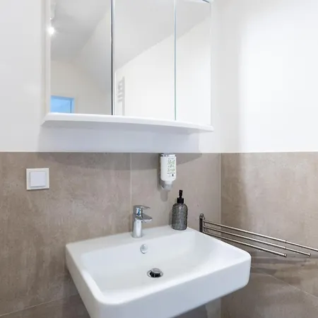 Farawayhomes Apartmán