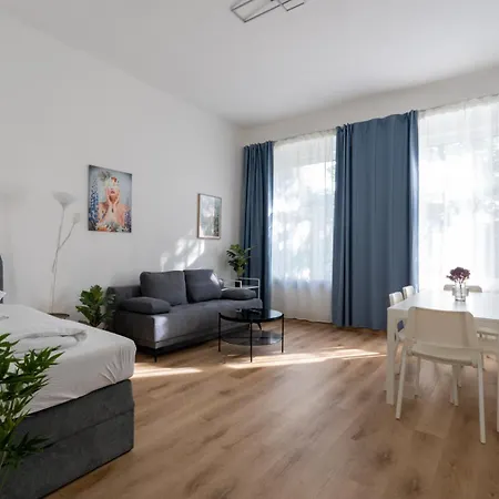 Farawayhomes Apartmán *