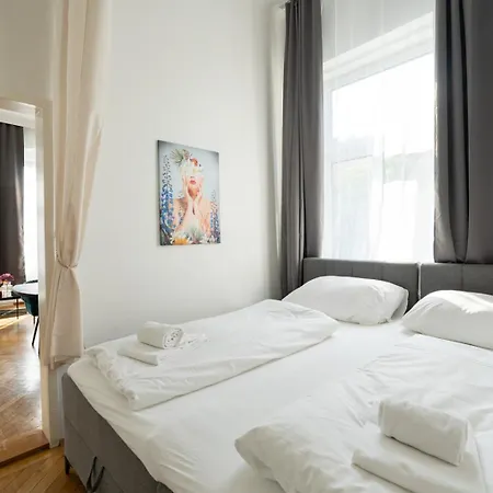 Farawayhomes Apartmán