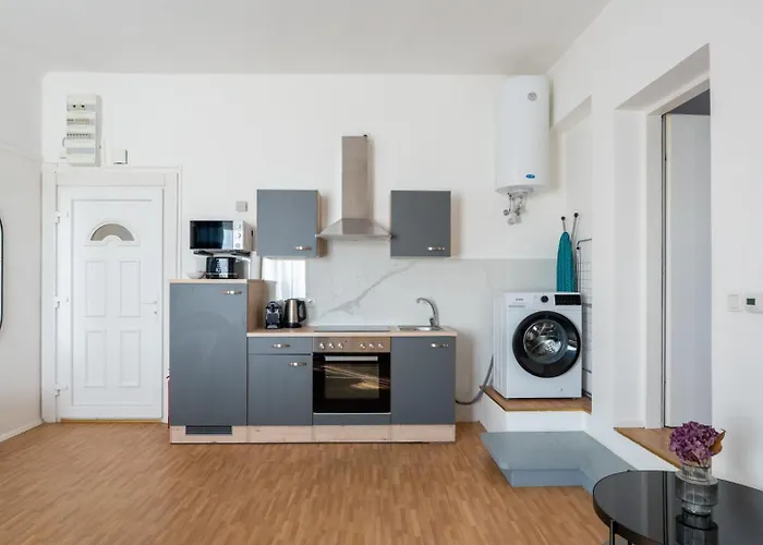 Farawayhomes Apartman *